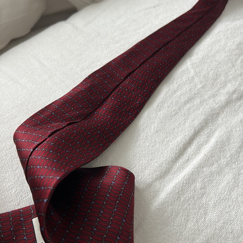 Ziggurat By Mulberry Neckwear Red Blue Printed 100%‎ Silk Tie - Picture 3 of 5